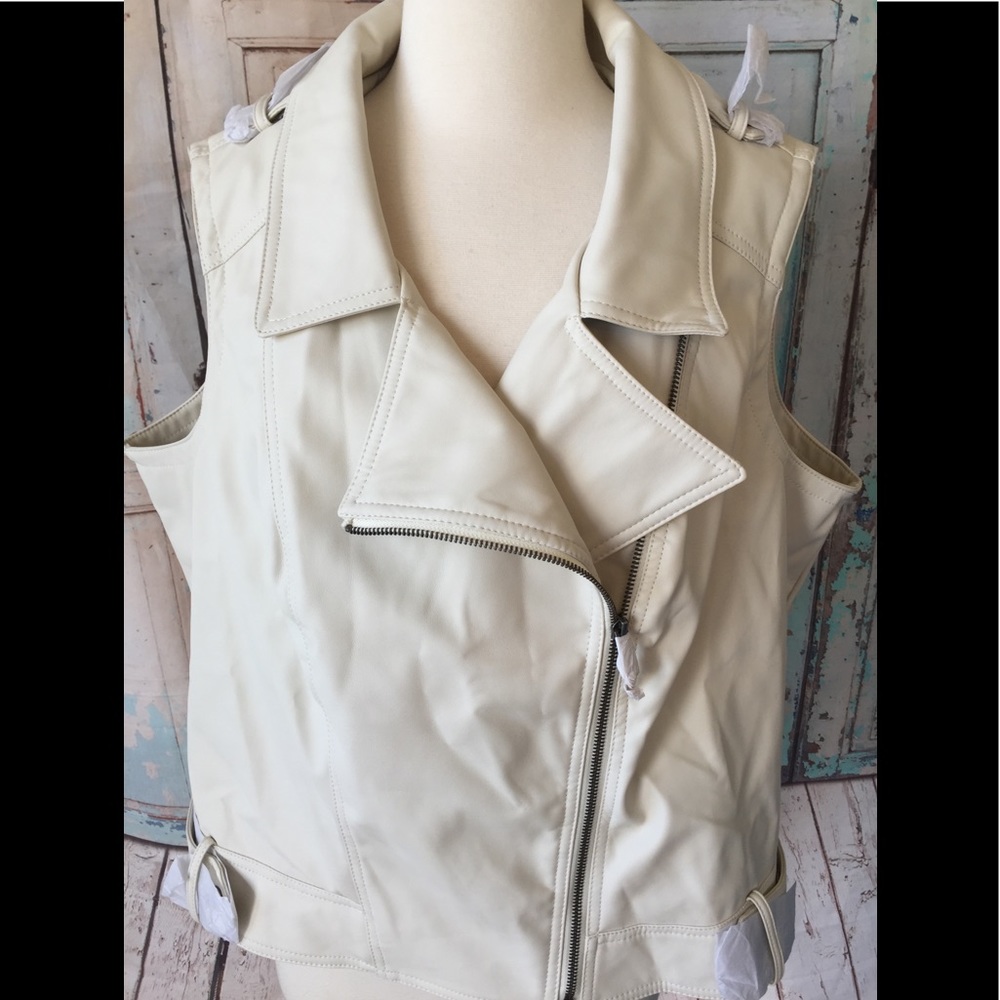 COPY - Giuliana Rancic vest